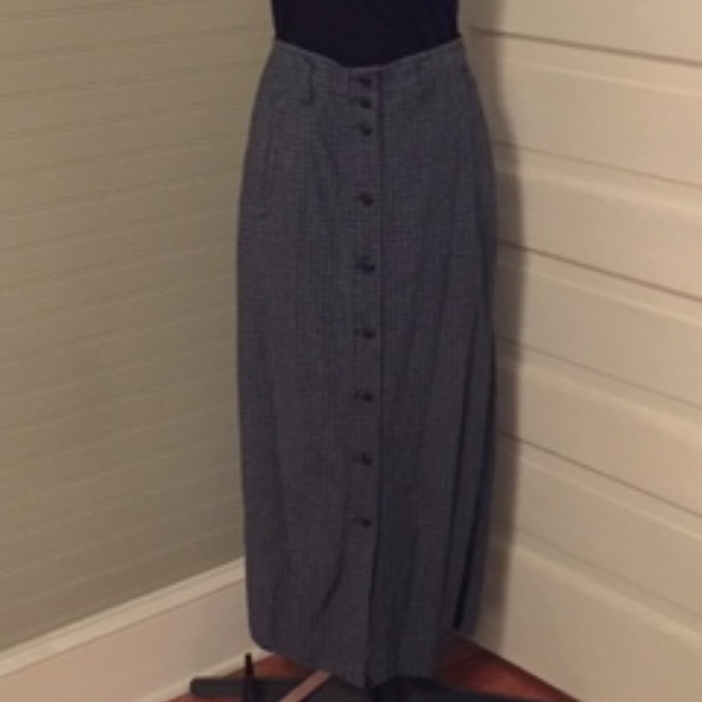 LizWear Long Blue/Black/Tan Plaid Skirt, Size 6